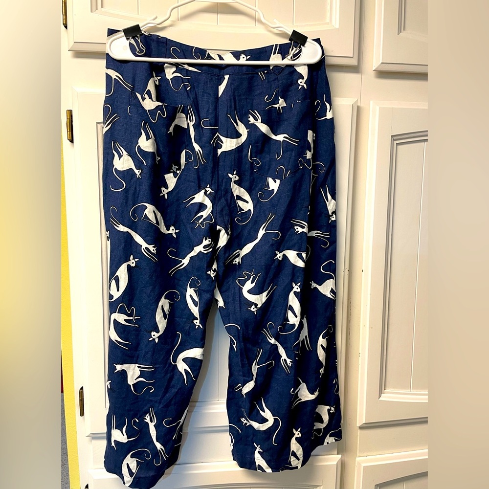 ModCloth linen crop pants. Pockets? of course! Size 14. Navy.